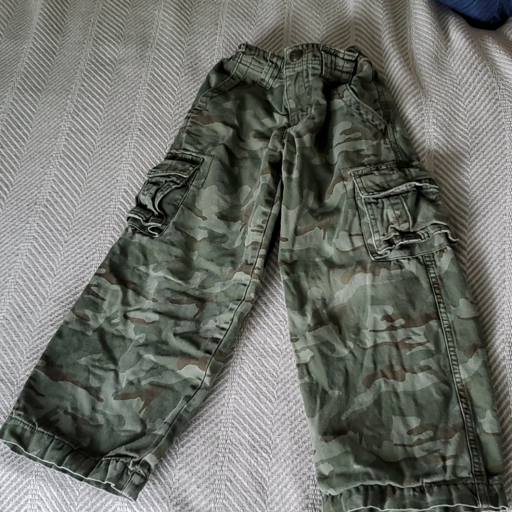 Camo cargo pants with soft lining